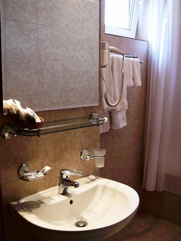 Hotel Piccolo Mondo บูคาเรสต์ ห้อง รูปภาพ